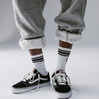 Vans Knu Skool Skate Shoe Black/True White VN0009QC6BT