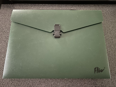 Flic Portfolio Art Folder Green Case with Handle and Snap Closure, 10 1/2x14''