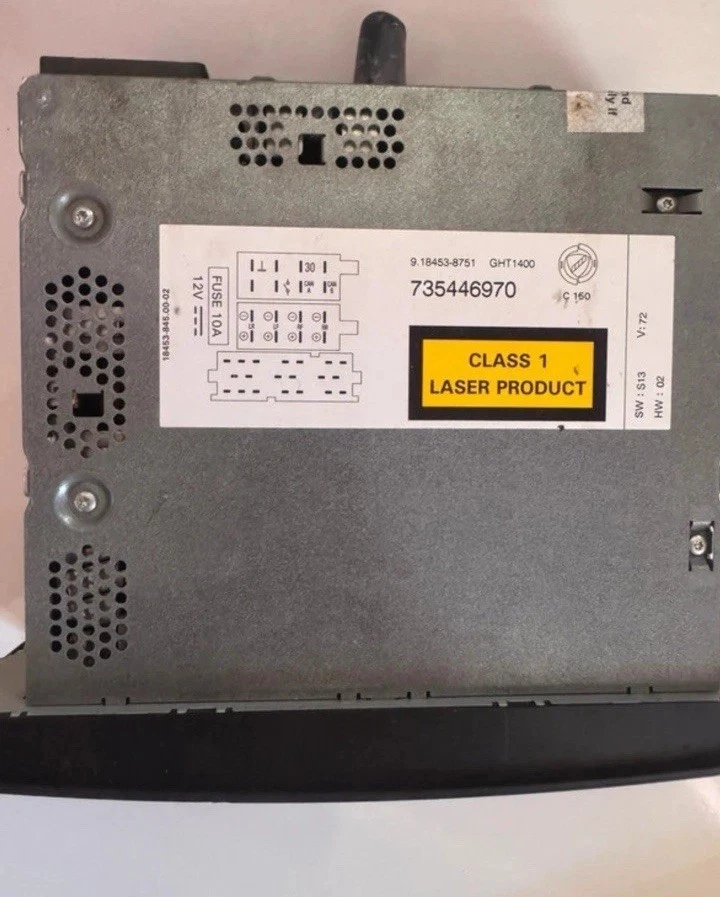 735446970 CD Autoradio per Fiat Grande Punto Con Codice Sblocco, BORDO ROTTO PÓ - Immagine 2 di 4