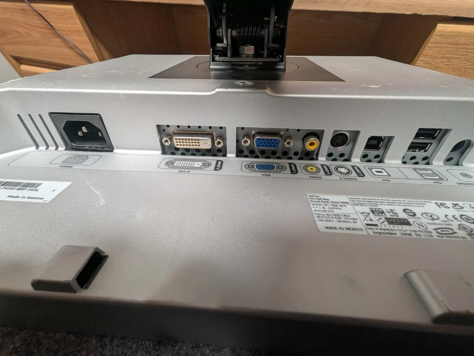 Dell 2007FPB 20" LCD Monitor 1600x1200 DVI VGA S-Video Composite W/STAND & CABLE - Image 2 of 4