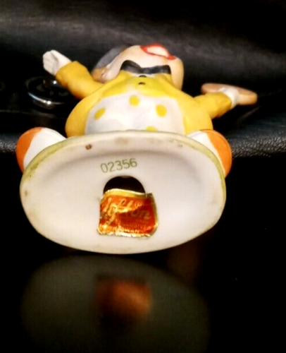 Very Vintage little Clown enjoying a Lollipop!!! - Picture 5 of 6