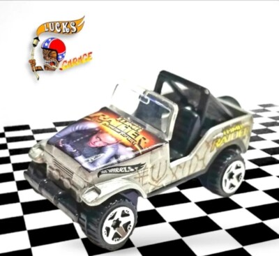 Hot Wheels Jeep CJ Roll Patrol  Trailbuster Lara Croft Tomb Raider Pack Excl 5 7