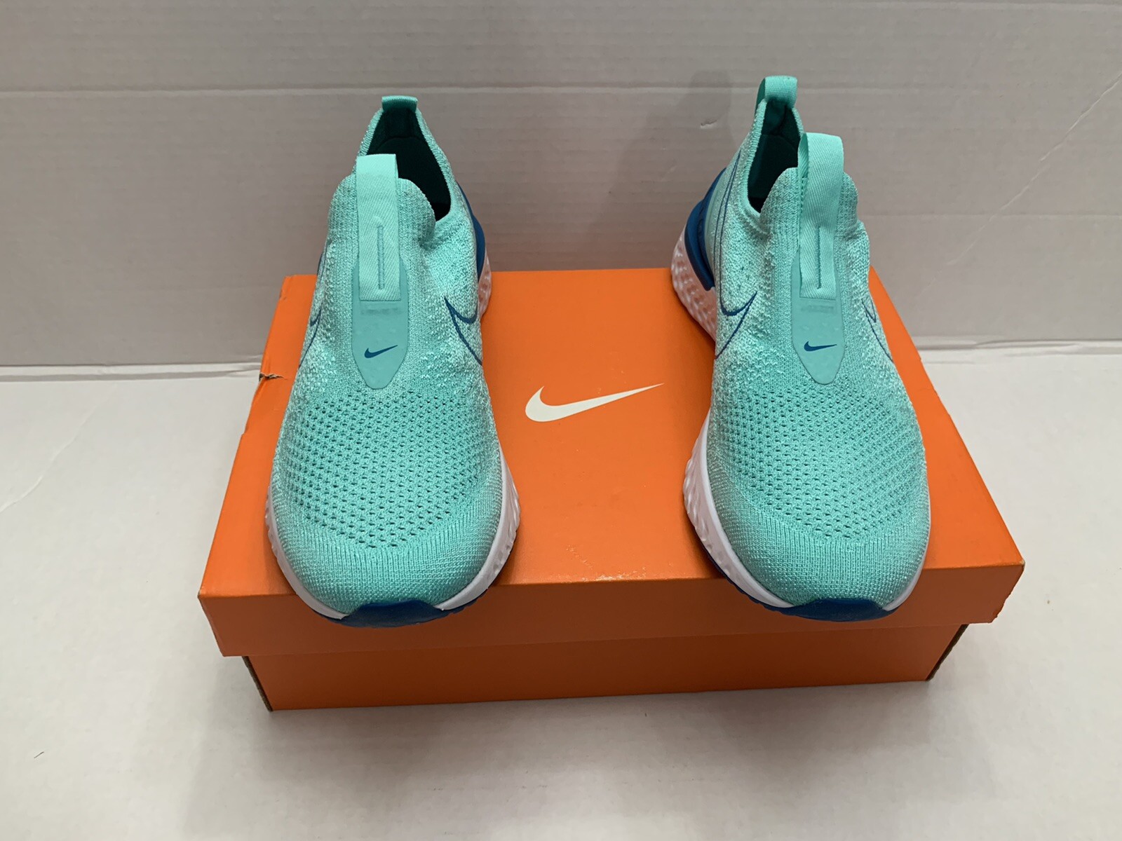 Nike Epic Phantom React Flyknit Running Shoes Mint BV1370-313 Women US Size 5.5