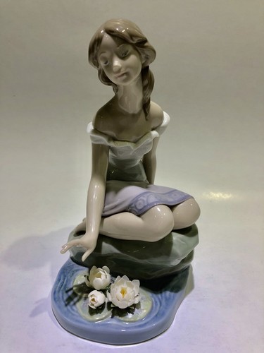 LLADRO #7706 "REFLECTIONS OF HELENA" MEDITERRANEAN BEAUTY! - Picture 2 of 5