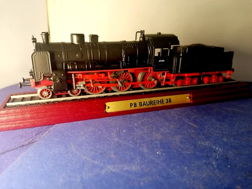 DAMPFLOK "BR 38 (P 8)" Schlepptenderlok - Standmodell- OVP- HO (ATLAS-Verlag)