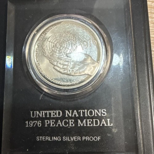 1976 UN Peace Medal Proof .82 Oz Sterling/.75 Troy oz Silver!