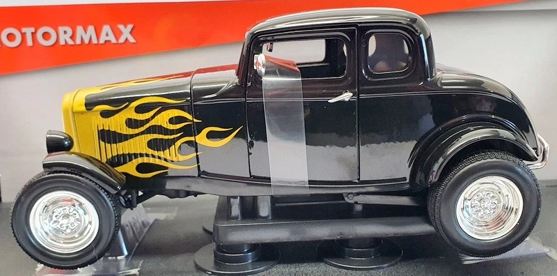 Motor Max 1/18 Scale Model Car 73171 - 1932 Ford Five Window Coupe - Black - Image 3 of 4
