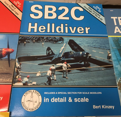 SB2C Helldiver Detail & Scale D&S Volume 52 Bert Kinzey Magazine 8252