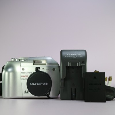 Olympus Camedia C-5000 Zoom 5.0MP Digital Camera Silver Tested Full Set