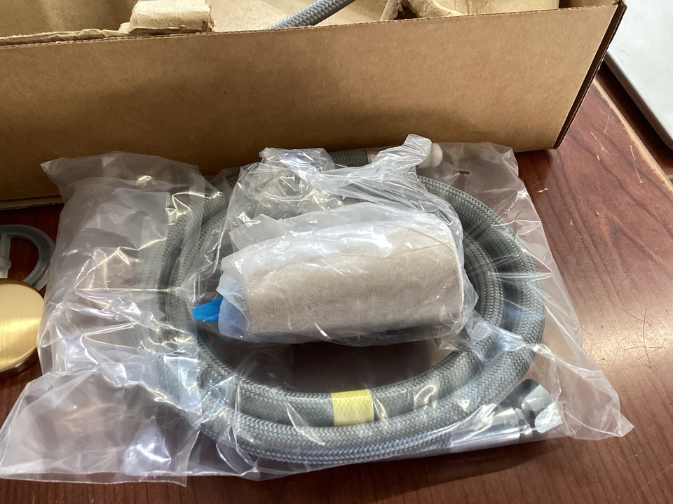 全新 Moen 7864BG 时尚 HighArc 推拉式厨房龙头拉丝金色 B — 第 3/4 张图片