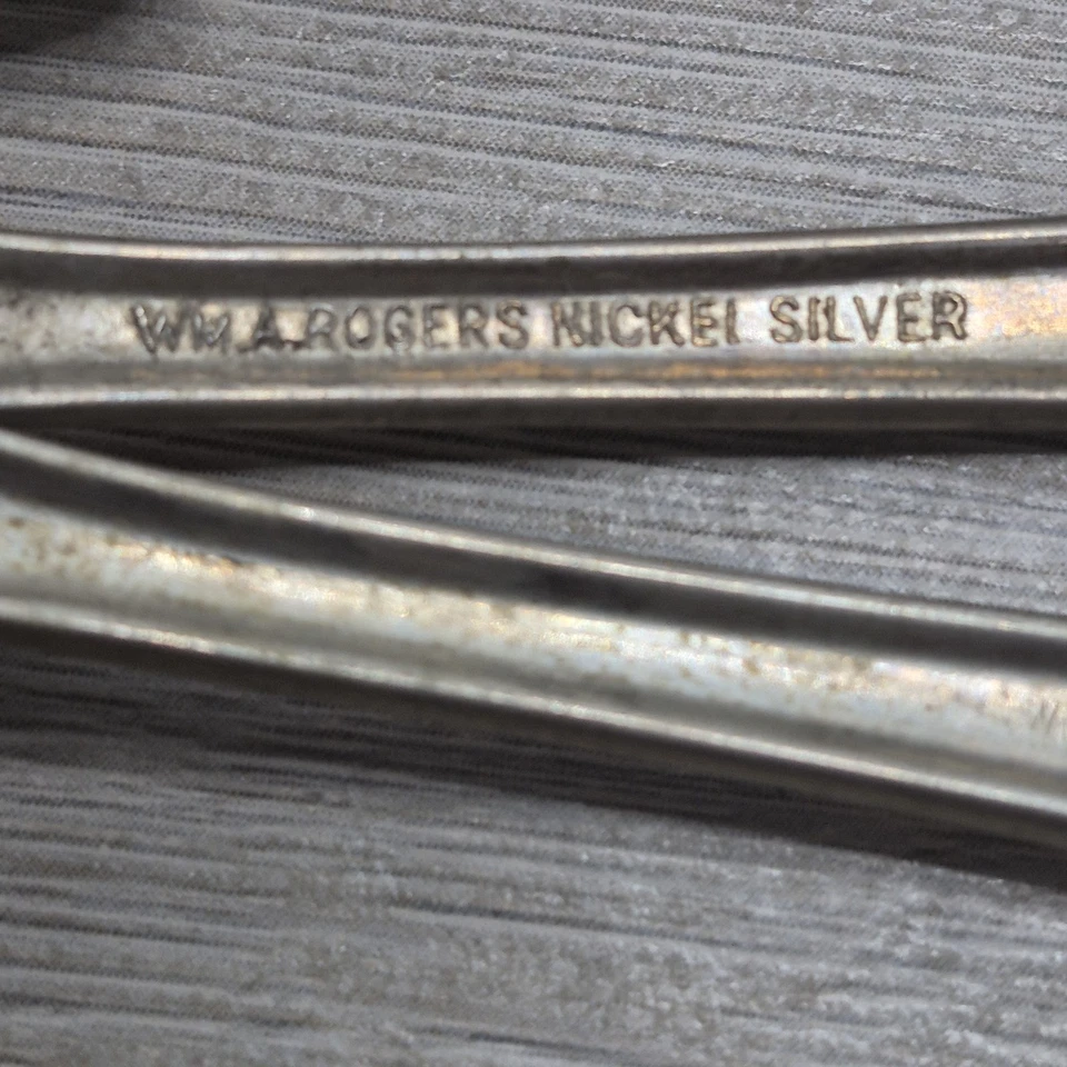 Wm. Cucharas y tenedores UTENSILS antiguos de 30 piezas de plata níquel A. Rogers  Foto 2 de 4