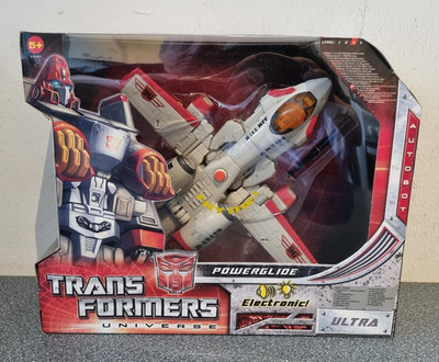 Transformers Universe - Powerglide Ultra Class - Hasbro