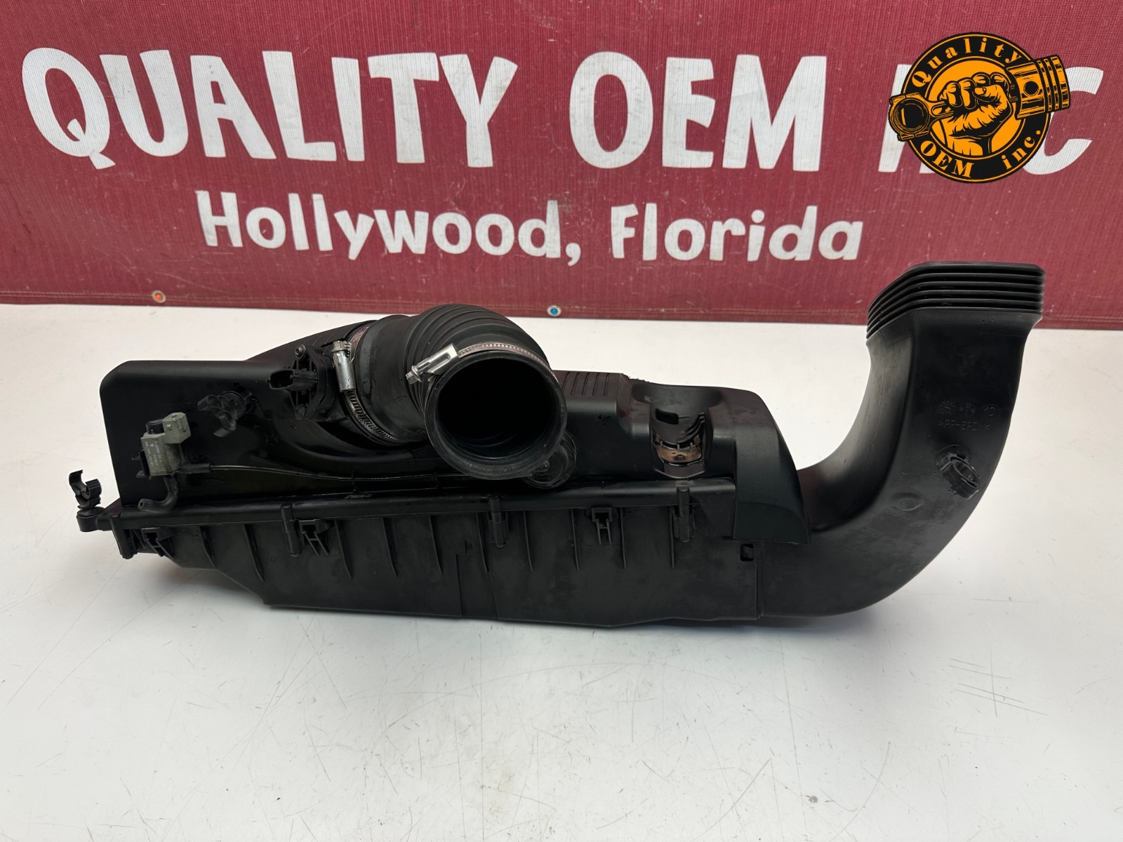 2005-2008 PORSCHE 911 3.8 ENGINE AIR INTAKE CLEANER FILTER BOX ASSEMBLY OEM 36k