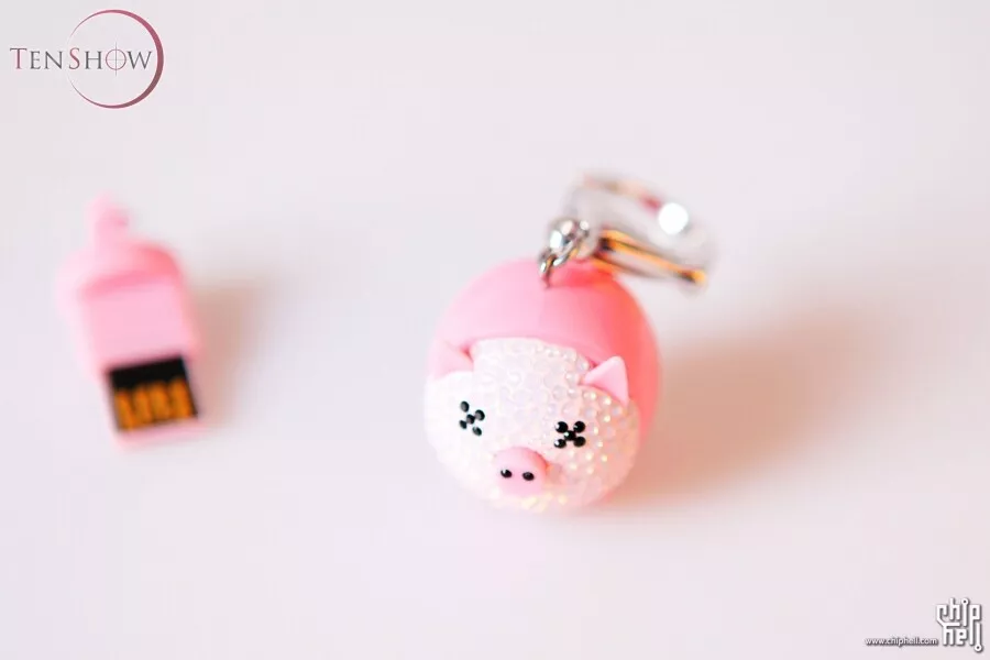 Swarovski pig best sale keychain