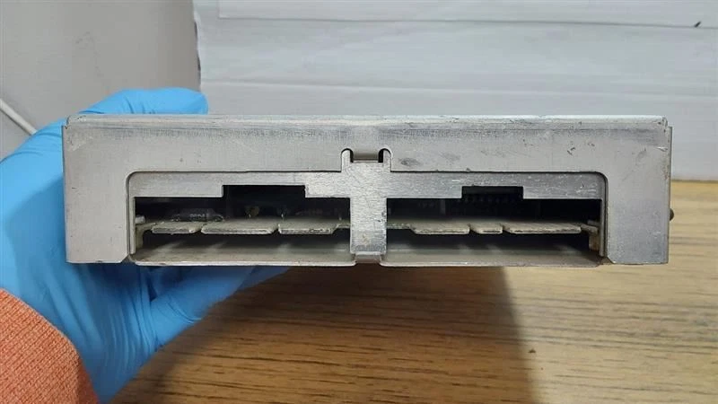 Módulo de control del motor Oldsmobile Firenza 1985  Foto 3 de 3