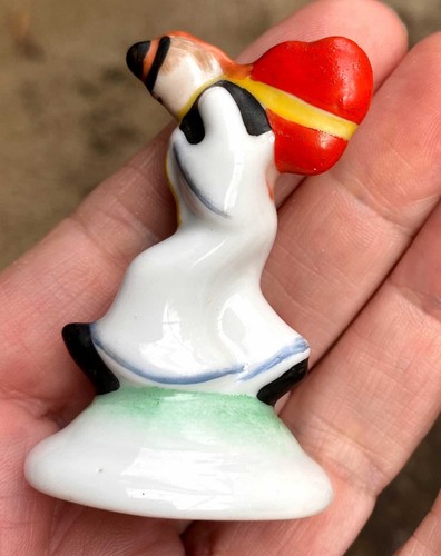 Vintage HEREND Hungary Hand Painted Boy with Red Heart Mini Figurine 2-1/4” EXC! - Picture 9 of 11