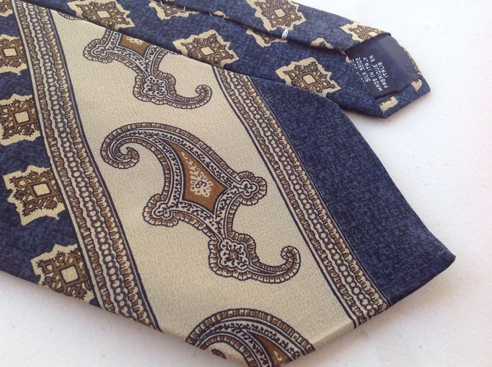 Потрясающий мужской галстук Giorgio Armani Cravatte светло-коричневый/синий сделано в Италии T11 - Изображение 2 из 4