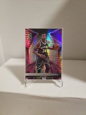2016-17 Panini Spectra Giannis Antetokounmpo #6 Pink 47/49 FHOF Bucks 