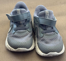 Nike Revolution 5 Toddler SZ 6 6C Gray Sneaker Hook Loop Running Shoe BQ5673-004