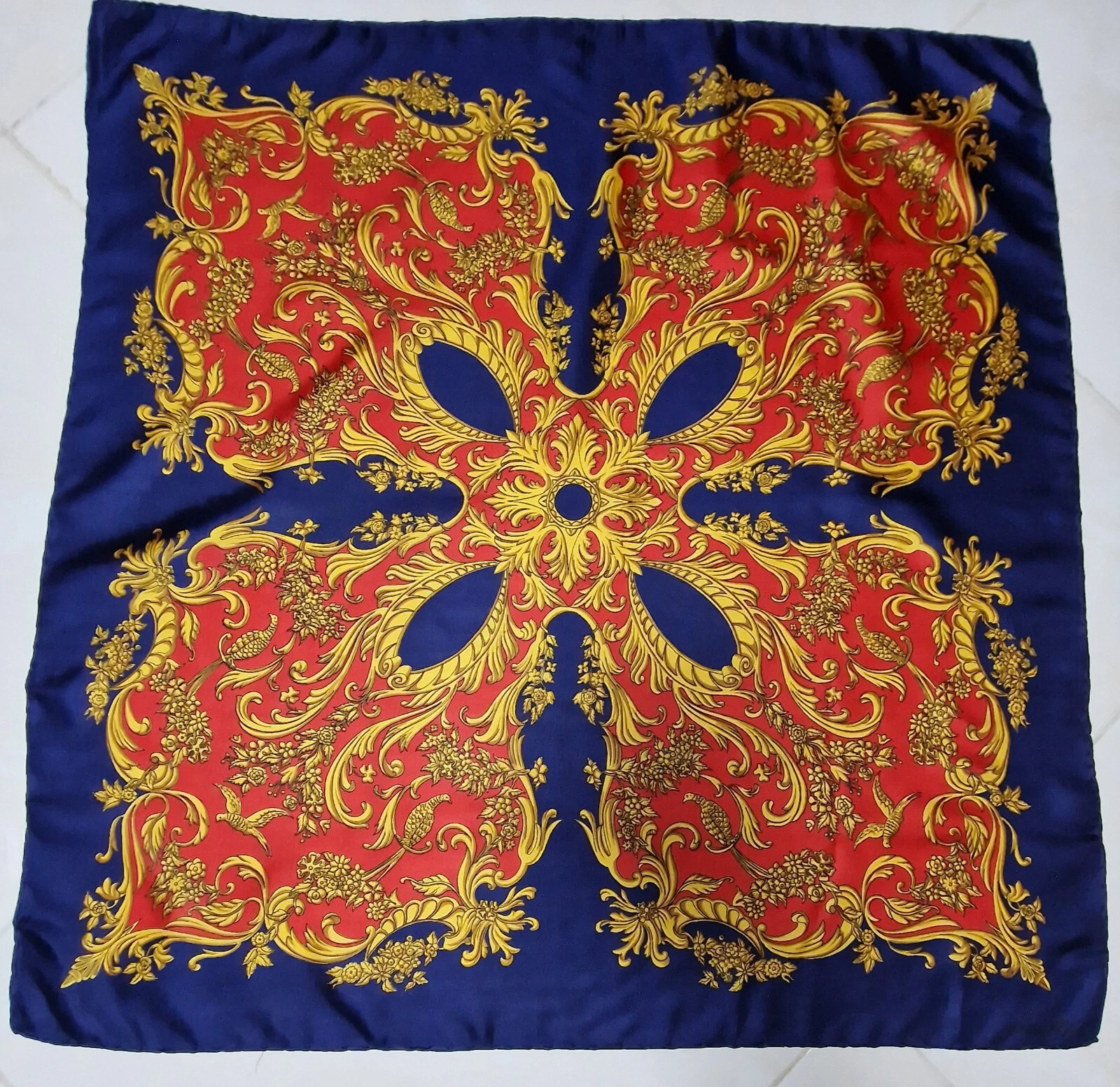 VINTAGE AUTHENTIQUE LUXUEUX JEAN PERLE CARRÉ 100 % SERGÉ SOIE FLEURS OISEAU BAROQUE