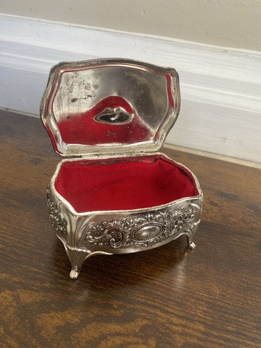 Vintage Trinket Jewelry Box Silver Tone Metal Footed Hinged Cherub Made In Japan - Picture 1 of 8