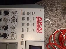 AKAI professional MPC RENAISSANCE Music Production Controller Sampler Sequencer