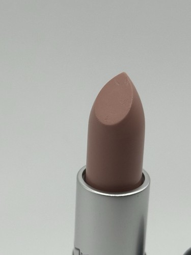 Lápiz labial Mac Cremesheen 235 Bosom Friend (LEER) - Imagen 3 de 5