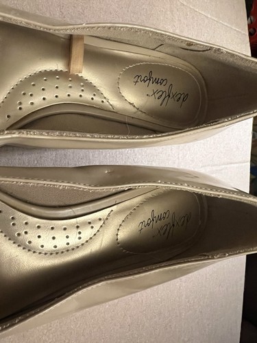 dexflex comfort Patent Nude Colored Pumps 1.5 Inch Wedge Heel Round Toe Size 7 - Picture 4 of 10
