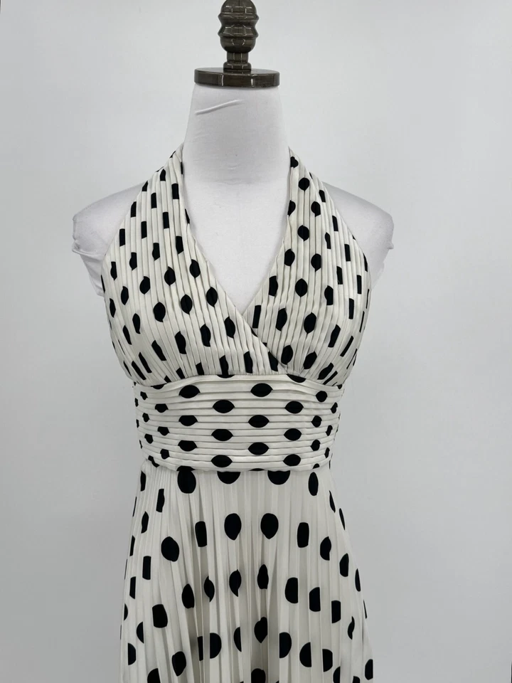 Винтажное белое черное платье с бретелью через шею в горошек Betsey Johnson размер 4 - Изображение 2 из 4