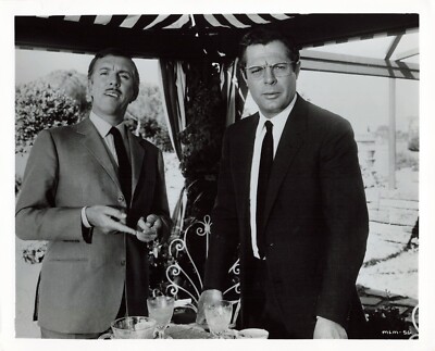 Marcello Mastroianni 1965 Movie Photo Glasses 8x10 Oggi Domani Dopodomani  *P42c