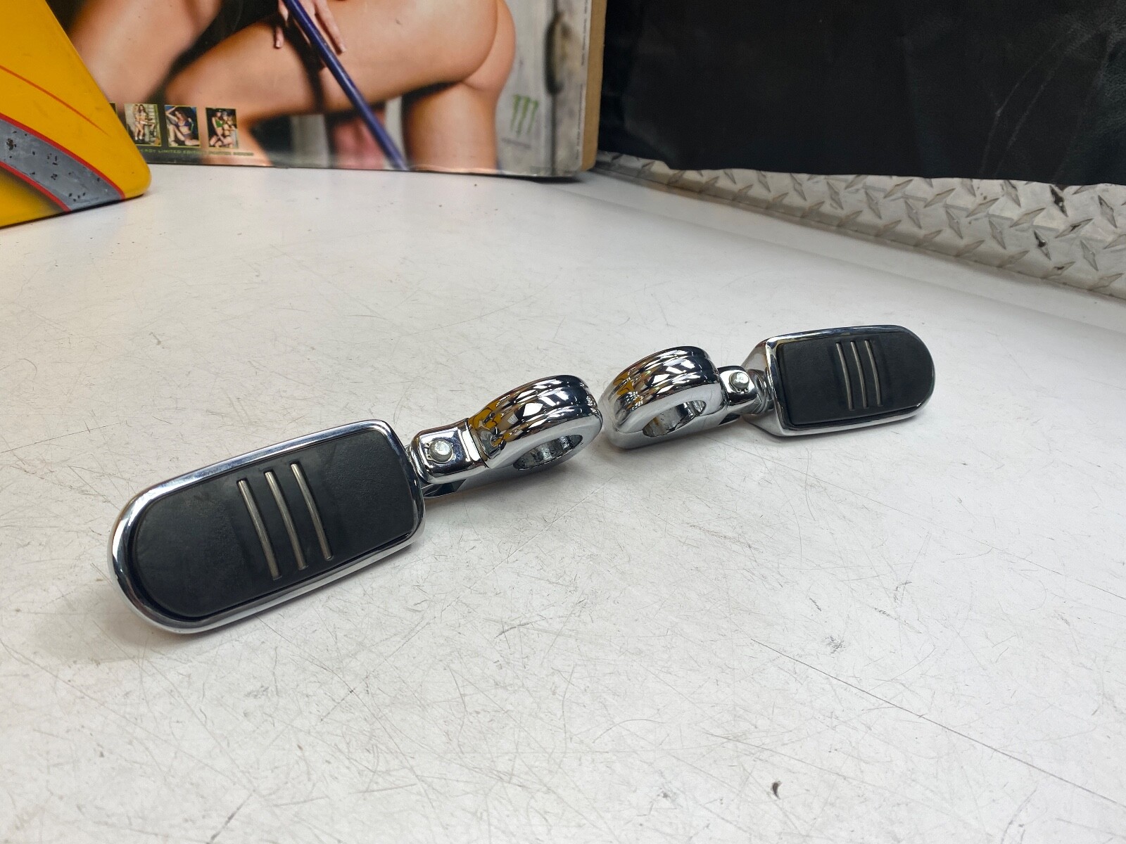 🔥OEM Harley 8823 Streamliner 1.25" Crash Engine Guard Bar Highway