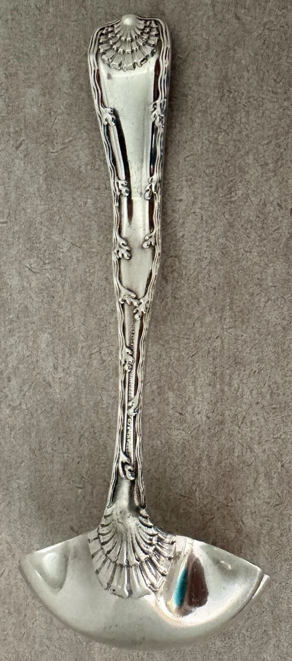 "PATRÓN DE BORDE ONDULADO TIFFANY TODO PLATA ESTERLINA 7"" CUCHARÓN DE SALSA" Foto 3 de 4