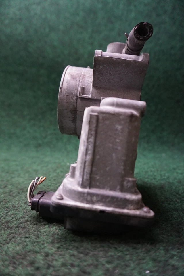 Mazda 5 2008 2,3 L carrocería del acelerador OEM L3R413640 Foto 2 de 4