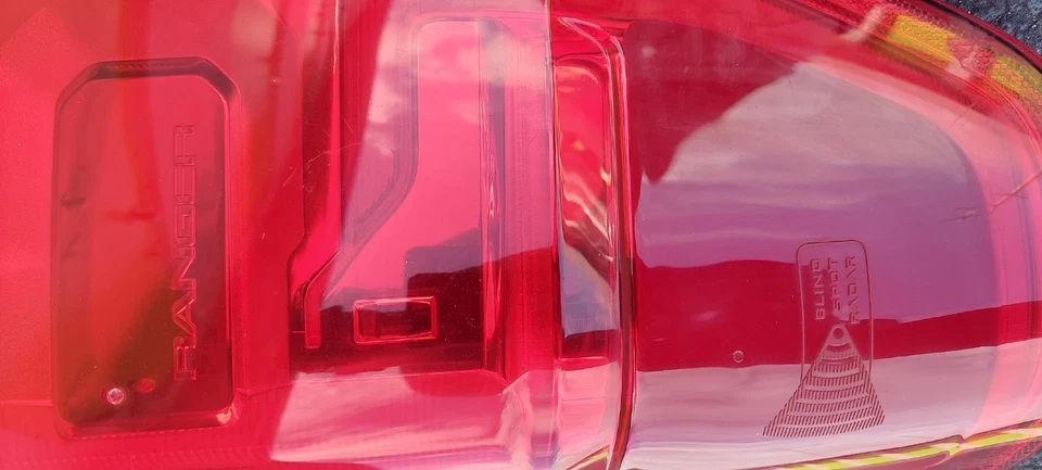 2019-2023 FORD RANGER REAR (PASSENGER SIDE) TAILLAMP WITH BLINDSPOT RADAR - Image 3 of 4