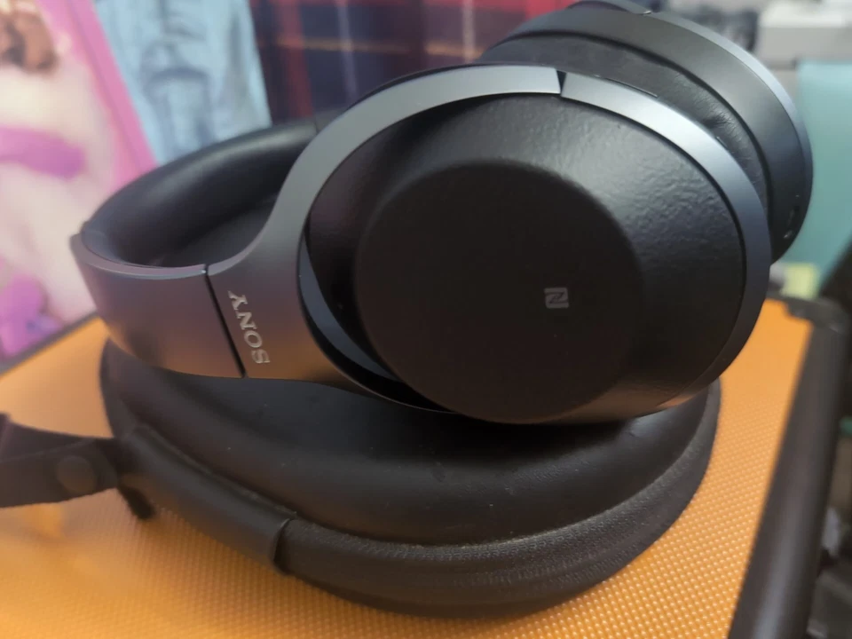 Sony 1000XM2 Auriculares Inalámbricos con Cancelación de Ruido Negros Con Estuche - Probados  Foto 4 de 4