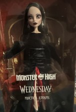 Monster High x Wednesday Morticia Addams Light Complexion occhi neri capelli neri
