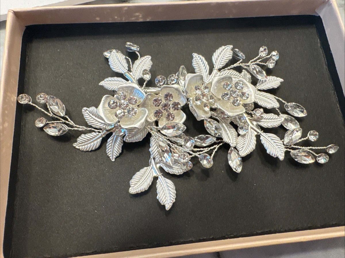 Gorgeous bridal hair clip Amazon.com : Joez Wonderful Bridal Rhinestone Hair Clips  main image 2