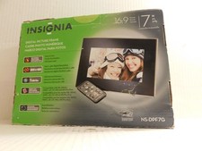 Insignia NS-DPF7G 7" Digital Picture Frame with Remote Control New Open Box