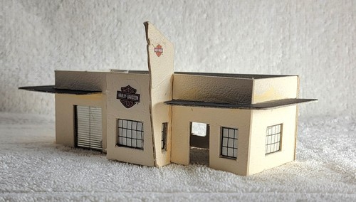 HO GAUGE CARDBOARD HARLEY DAVIDSON DEALERSHIP TRAIN BUILDING - Afbeelding 3 van 12