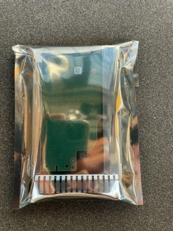 00YK016 Lenovo ThinkSystem 1.2TB 10K SAS 2.5in HDD 7XB7A00027 - Image 3 of 3