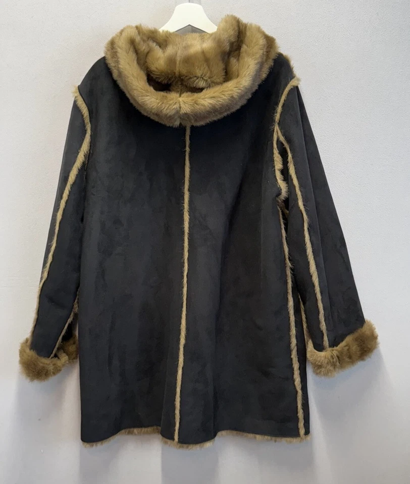 Abrigo de invierno para mujer DENNIS BASSO L marrón imitación gamuza reversible imitación piel mafia esposa Foto 4 de 4