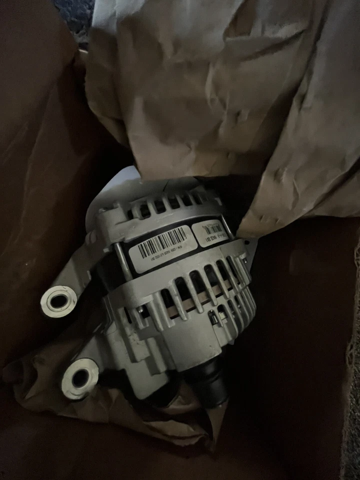 Alternador DURALAST de AutoZone Dl2695-4-6 para Ford Fusion 2013 2,0 L-L4  Foto 4 de 4