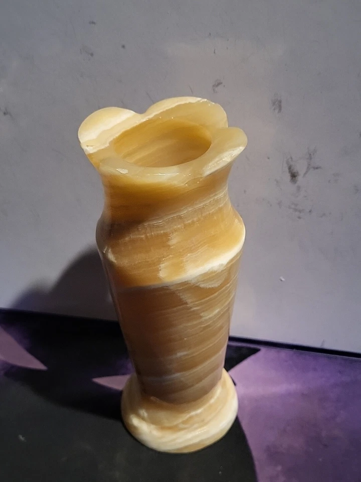 Precioso florero de mármol de ónix vintage tallado en piedras preciosas Foto 2 de 4