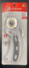 SINGER Modern Maker Lock 'N Roll Rotary Cutter 45mm-With Extra Blade