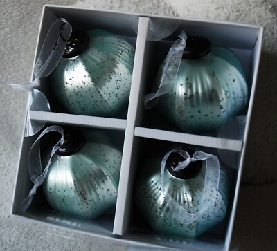 Luxus Riesen 4er Pack Eisblau Rustikale Glaskugeln 4'' /10cm SIGRID OLSEN Geschenkbox
