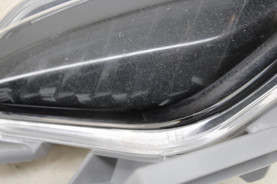 Luz antiniebla/delantera izquierda Mazda MX-5 Miata 2016-2023 OEM MV31 Foto 3 de 4