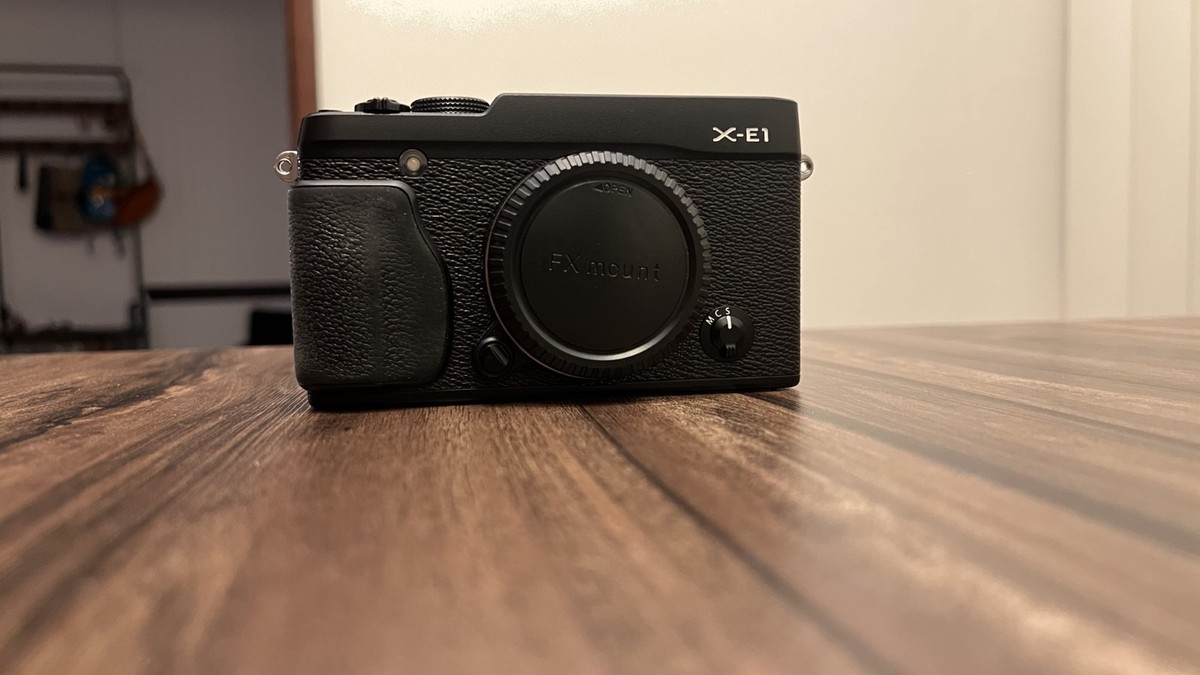 PARTS ONLY Fujifilm X-E1 Digital Camera Body (Not Including Camera