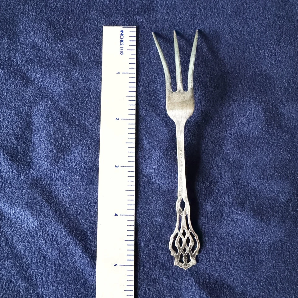 Tenedor de limón LUNT Chippendale plata de ley 1910 0,4 oz (10 gm) 5" Foto 4 de 4