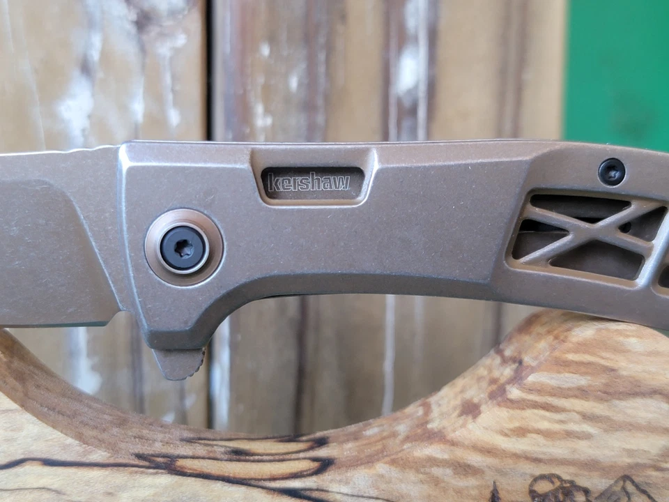 Navaja de bolsillo plegable asistida por resorte Kershaw KS3475 Boilermaker bronce Foto 3 de 4