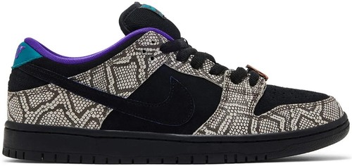 Dashawn Jordan x Nike Dunk SB Low Copperhead - in hand, ready to